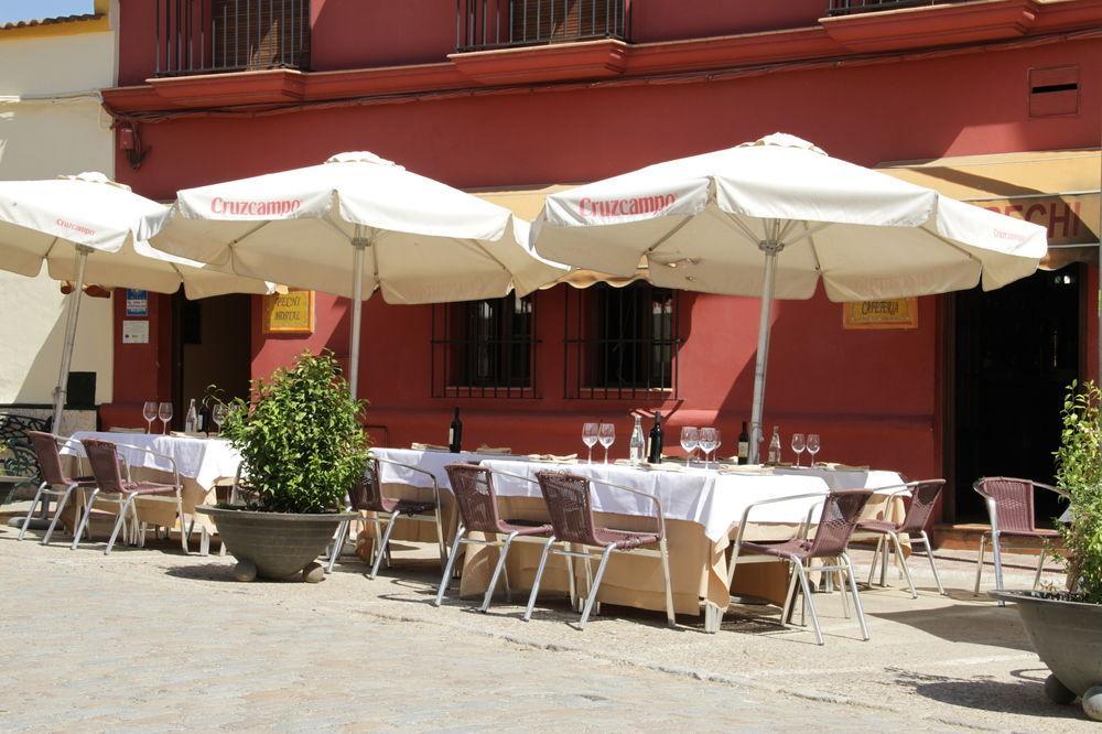 Hostal Pechi Huévar Extérieur photo