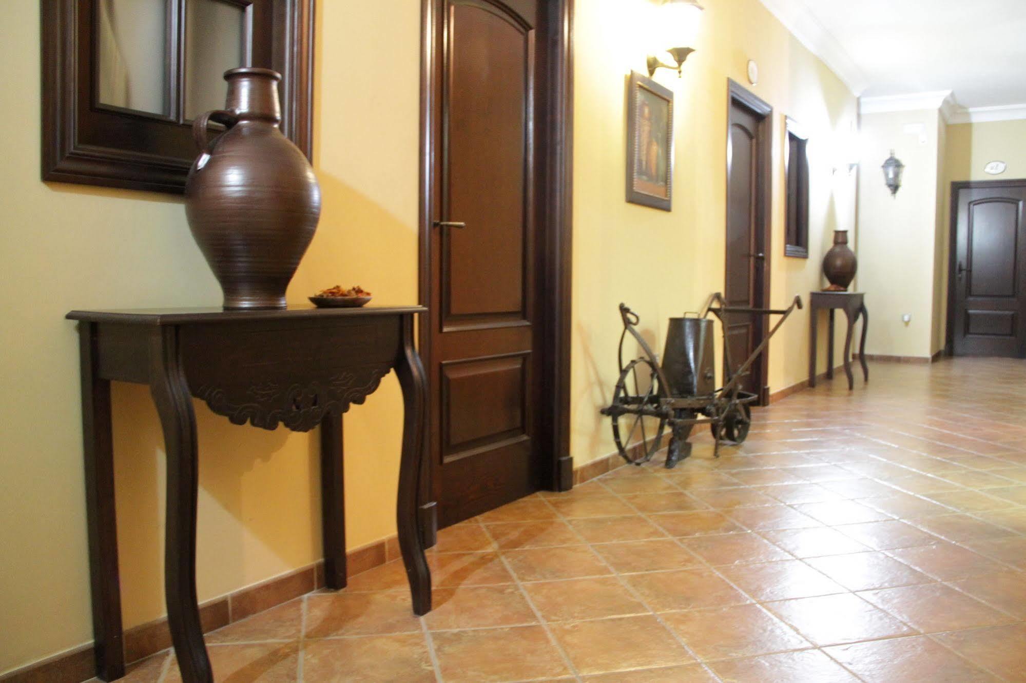 Hostal Pechi Huévar Extérieur photo